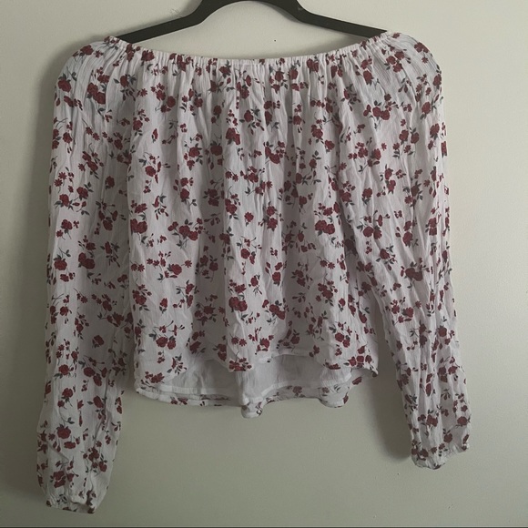 NWT Hollister Off the Shoulder Floral Top - Picture 3 of 4